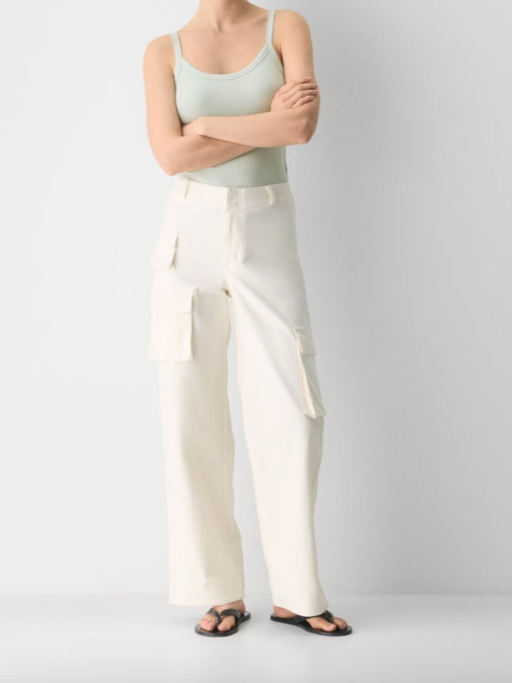 Aritzia TNA wide leg cargo / white utility pants size 12